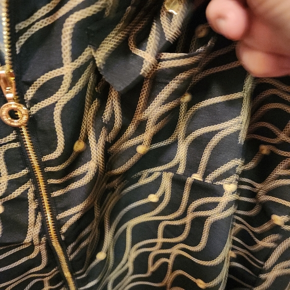 NWT MARC NY long sleeved ZIP front soft Blouse... modern, mature style . Size M - Picture 3 of 7